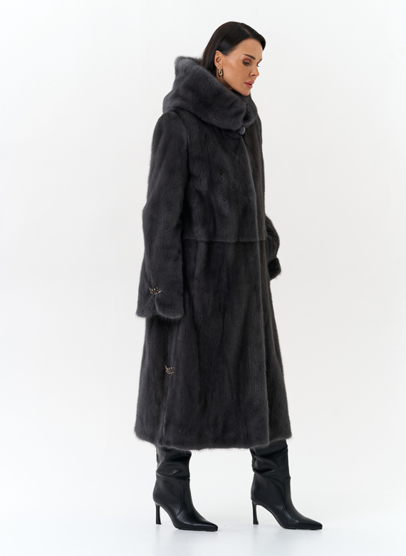Женская шуба из меха норки с капюшоном