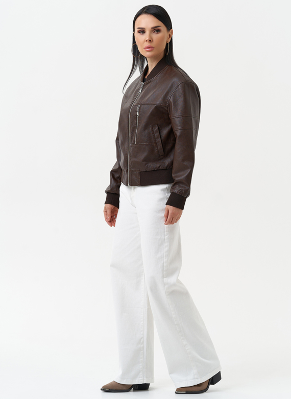 Куртка бомбер из эко кожи коричневого цвета