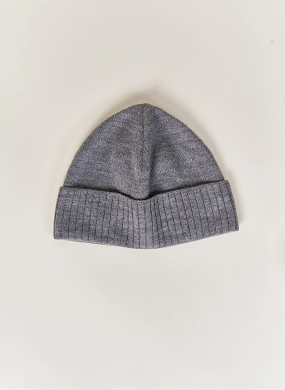 Шапка мужская серого цвета