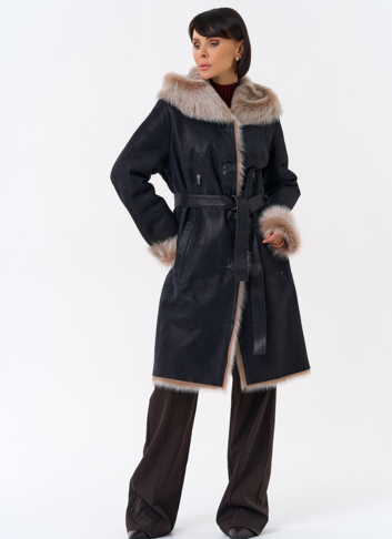 Женская натуральная дубленка с капюшоном