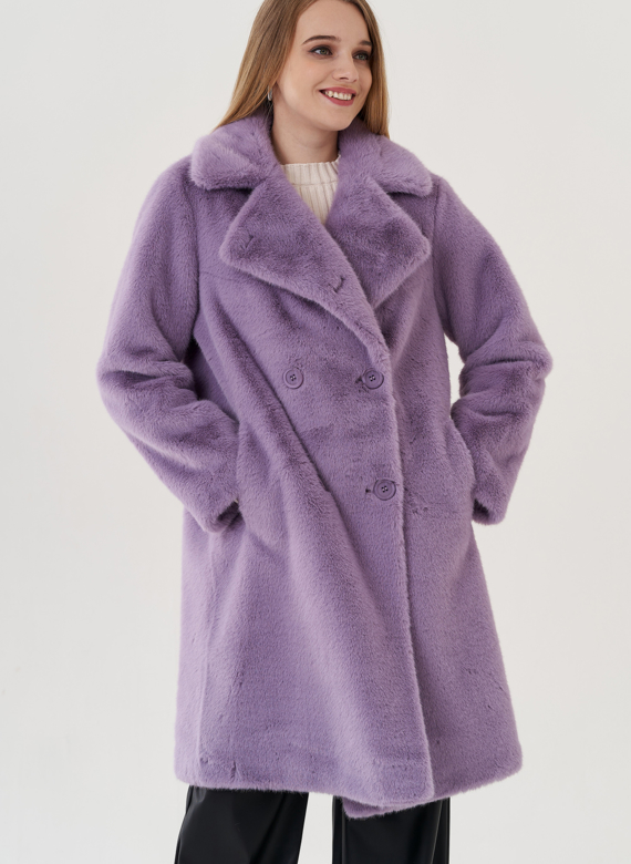 Женское пальто из эко меха на пуговицах