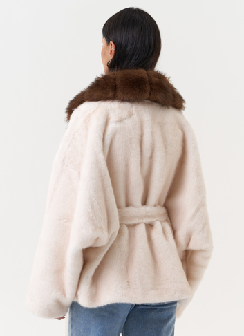 Женская куртка из эко меха