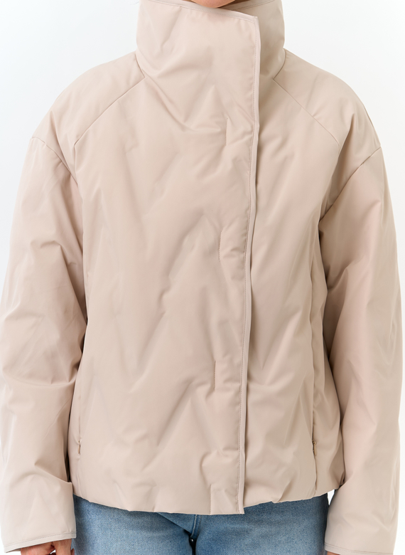 Женская куртка с воротником стойкой