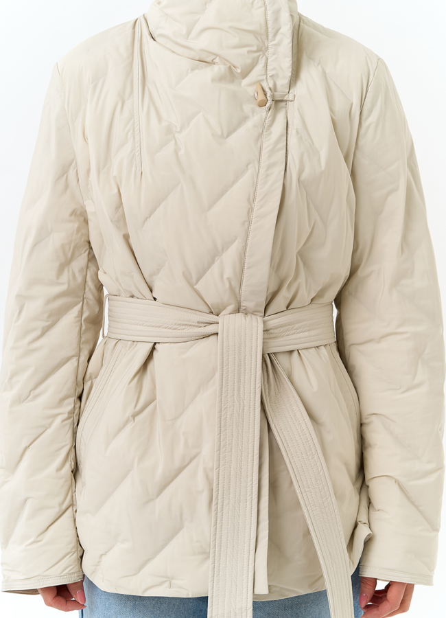 Женская куртка с поясом модель № 32834 универмаг малина