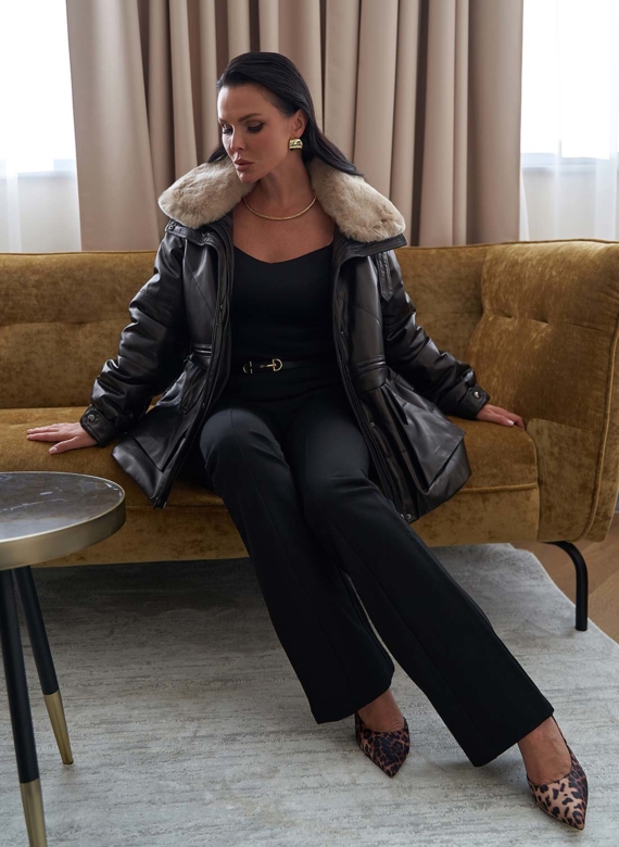 Пуховик из натуральной кожи с отделкой из меха кролика