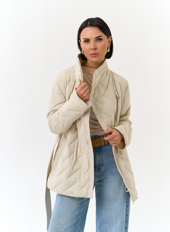 Женская куртка с поясом