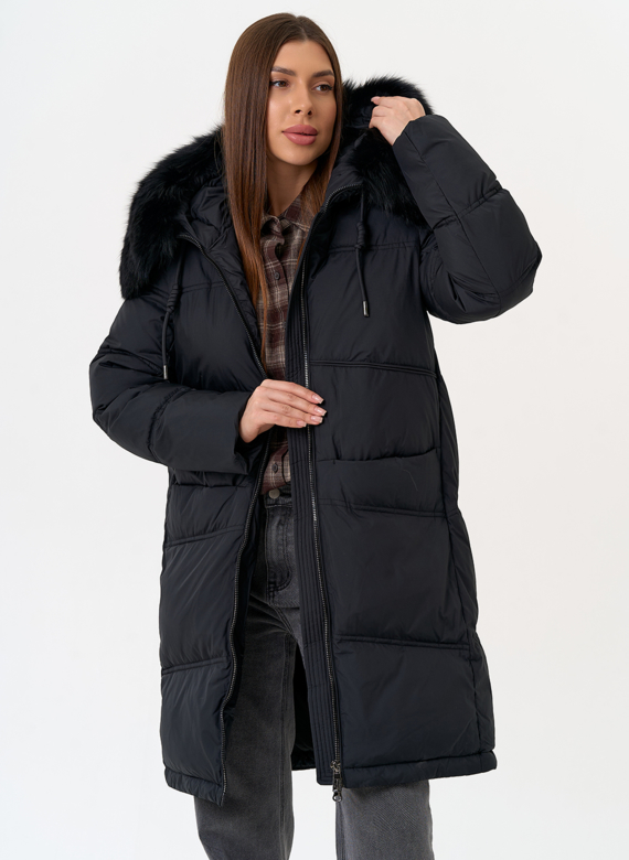 Женский пуховик с капюшоном из меха песца