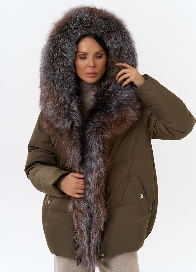 фото Женский пуховик с отделкой из меха блюфрост модель № 29614