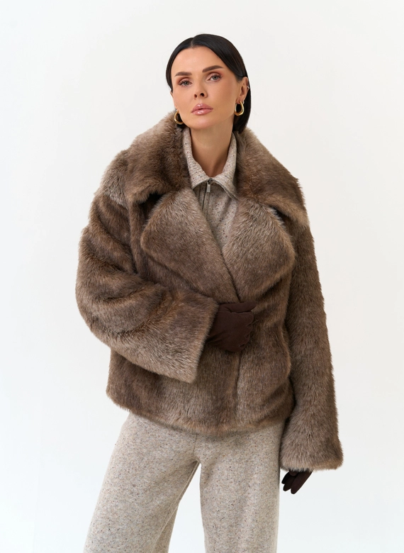 Женская куртка из эко меха фото