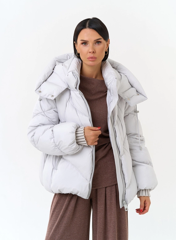 Женский пуховик с капюшоном фото