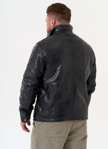 Куртка из натуральной кожи с воротником стойкой