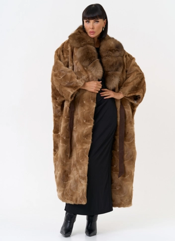 Женская шуба из меха норки с воротником их меха песца фото