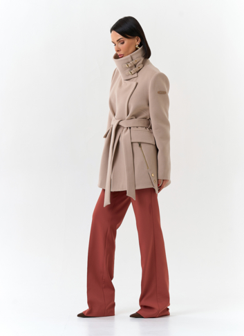 Женское укороченное пальто с воротником стойкой