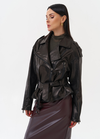 Женская кожаная куртка с поясом