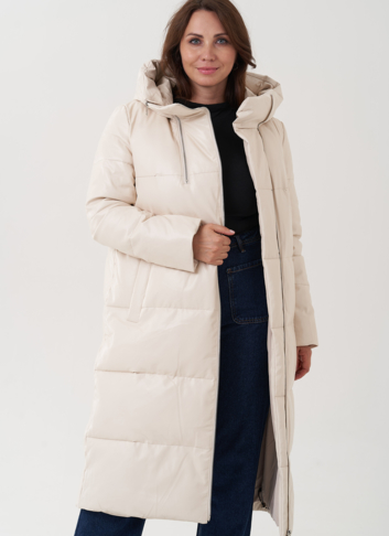 Пуховик из эко кожи молочного цвета с капюшоном