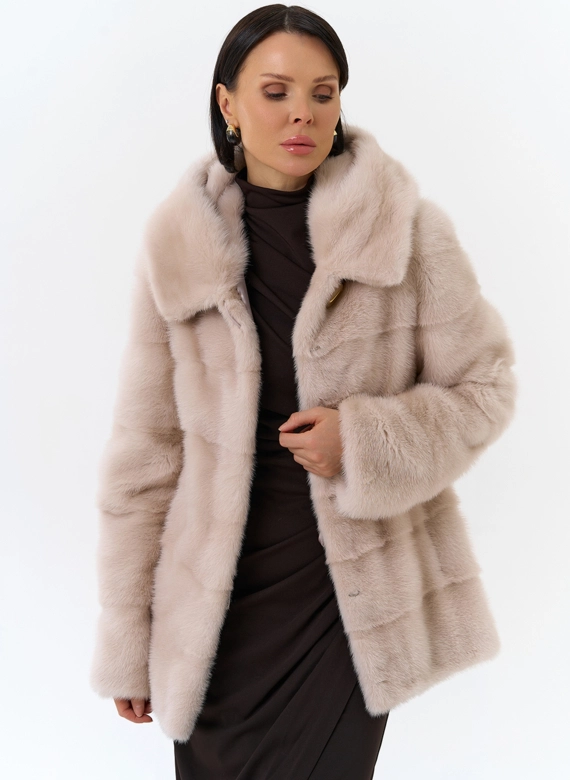 Шуба бежевого цвета из меха норки