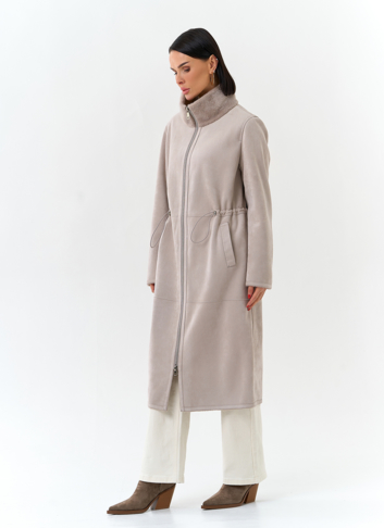 Светлая дубленка из эко замши