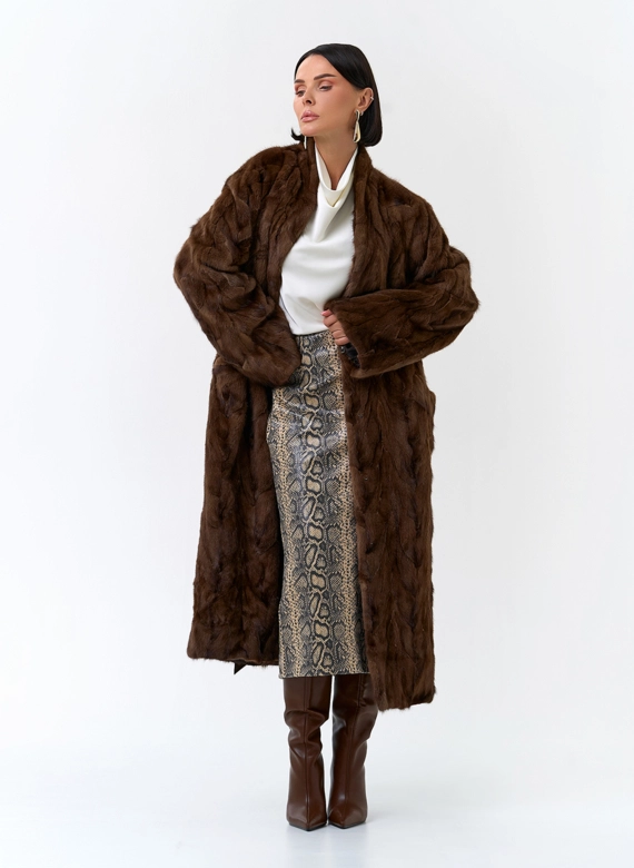 Женская шуба из меха норки  поясом 