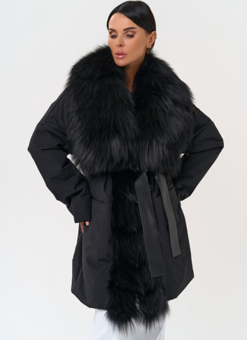 Женское зимнее полупальто черного цвета с мехом лисы