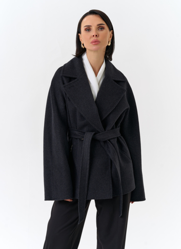 Женское укороченное пальто с английским воротником