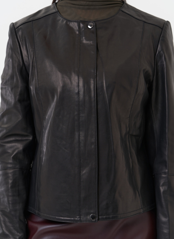 Женская кожаная куртка