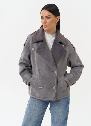 Дубленка из эко замши с акцентными пуговицами